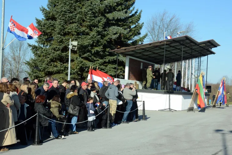 [FOTO] 'TIGROVI' U NATO MISIJI: 182 hrvatska vojnika ispraćena u Litvu