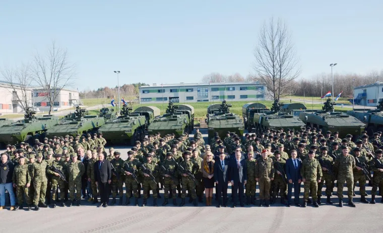 [FOTO] 'TIGROVI' U NATO MISIJI: 182 hrvatska vojnika ispraćena u Litvu