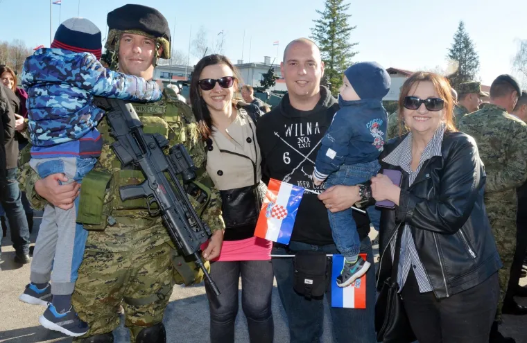 [FOTO] 'TIGROVI' U NATO MISIJI: 182 hrvatska vojnika ispraćena u Litvu