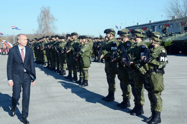 [FOTO] 'TIGROVI' U NATO MISIJI: 182 hrvatska vojnika ispraćena u Litvu