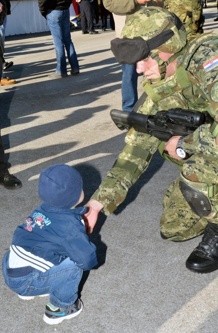 [FOTO] 'TIGROVI' U NATO MISIJI: 182 hrvatska vojnika ispraćena u Litvu