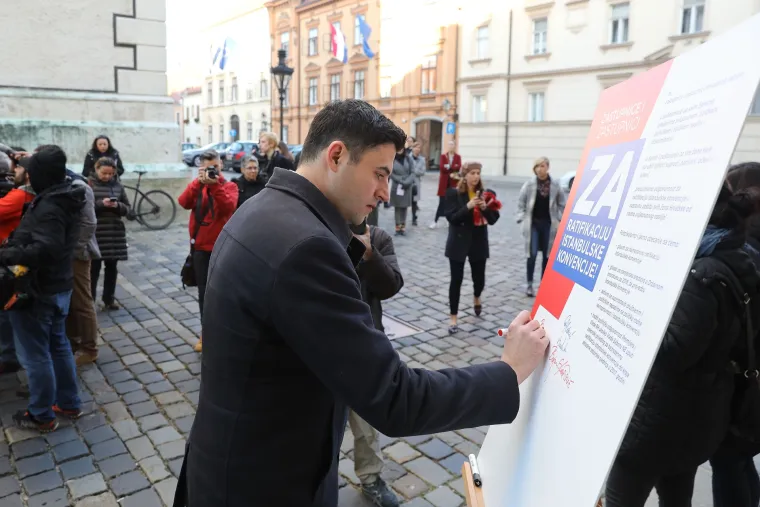 Ispred Sabora prosvjedna akcija za ratifikaciju Istanbulske konvencije