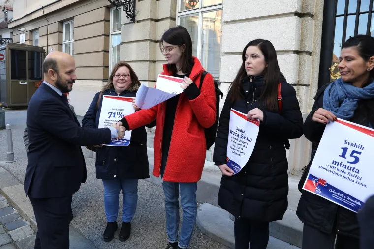 Ispred Sabora prosvjedna akcija za ratifikaciju Istanbulske konvencije