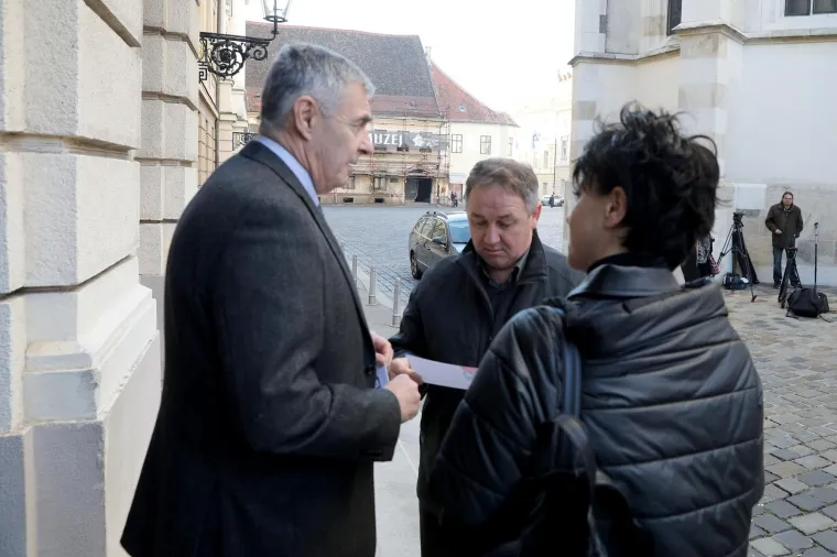 AKTIVISTI I POZNATE LIČNOSTI TRAŽILE RATIFIKACIJU ISTANBULSKE KONVENCIJE: Pred Saborom ih napao Glasnović