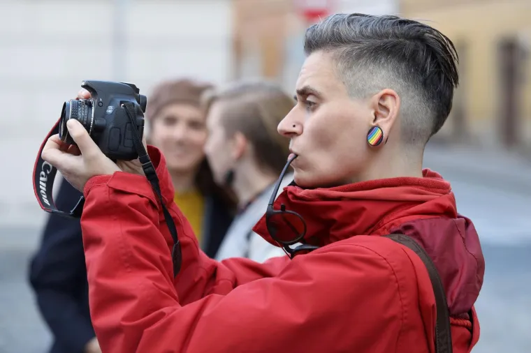 AKTIVISTI I POZNATE LIČNOSTI TRAŽILE RATIFIKACIJU ISTANBULSKE KONVENCIJE: Pred Saborom ih napao Glasnović