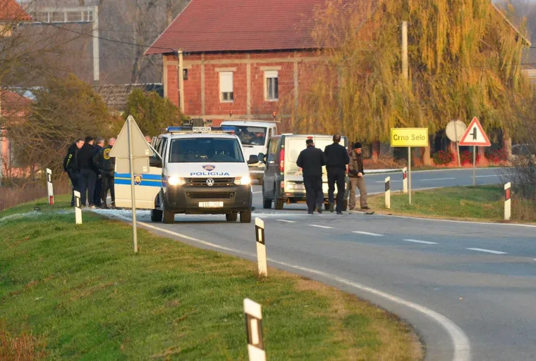 Mjesto gdje je u te&scaron;koj nesreći poginuo motociklist