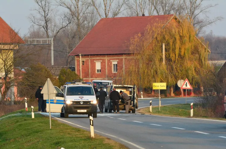 Mjesto gdje je u te&scaron;koj nesreći poginuo motociklist