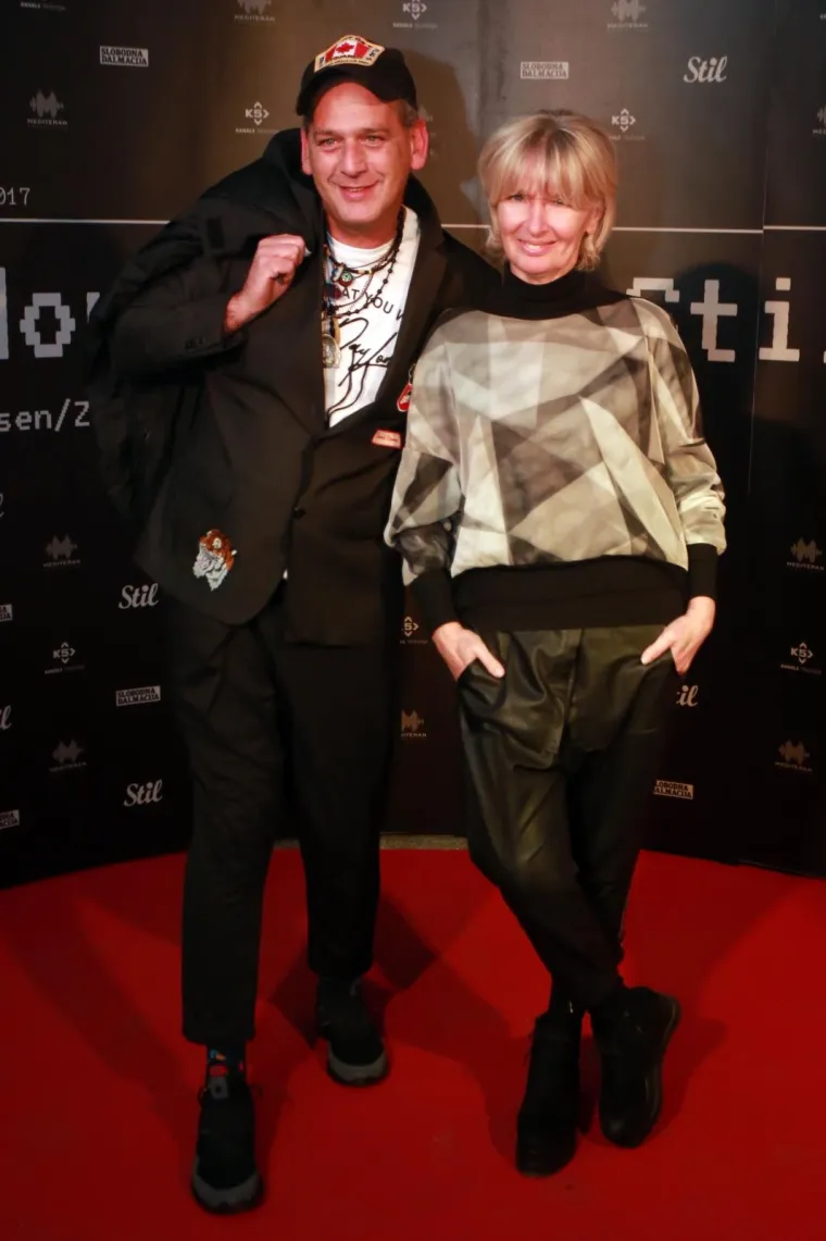 Tihana Harapin Zalepugin ponovno je oduševila nekonvencionalnom modnom kombinacijom, a ovoga se puta odlučila na prilično jednostavne, ali skladno složene komade.