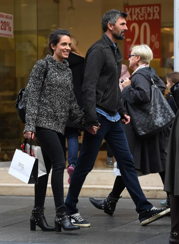 GORAN I NIVES VI&Scaron;E SE NE SKRIVAJU: Lijepa voditeljica nije skidala osmijeh s lica dok je s Ivani&scaron;evićem &scaron;etala Zagrebom