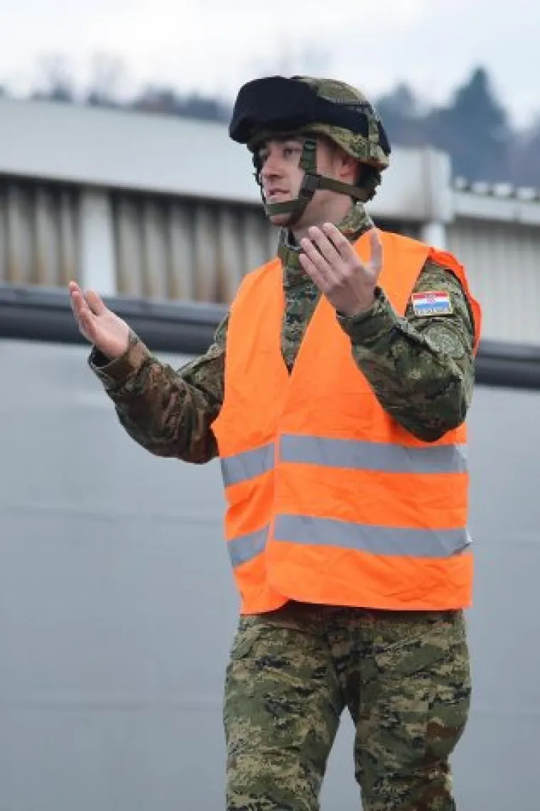 BORBENA OKLOPNA VOZILA PATRIA KRENULA IZ ZAGREBA PREMA LITVI: Prevoze se organiziranim transportom HŽ-a