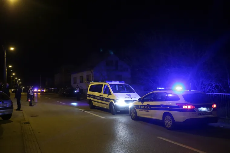 Stravična nesreća u Zagrebu: vozač automobila poginuo nakon &scaron;to se zabio u ogradu kuće na Kusto&scaron;iji