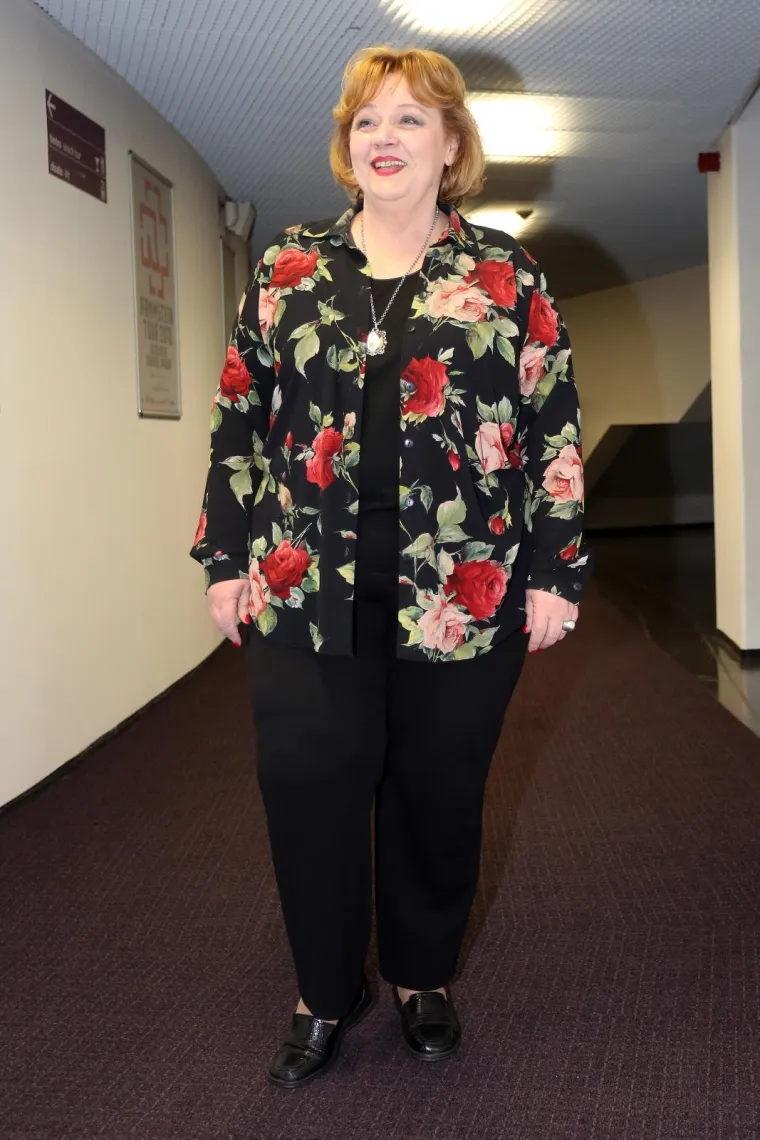 Na&scaron;a slavna glazbenica Ksenija Erker pojavila se u divnoj crnoj kombinaciji koju je začinila cvijećem.