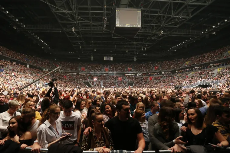 GRA&Scaron;O SPEKTAKLOM PROSLAVIO 20 GODINA KARIJERE: Preko 18.000 ljudi punim glasom pjevalo svaku pjesmu