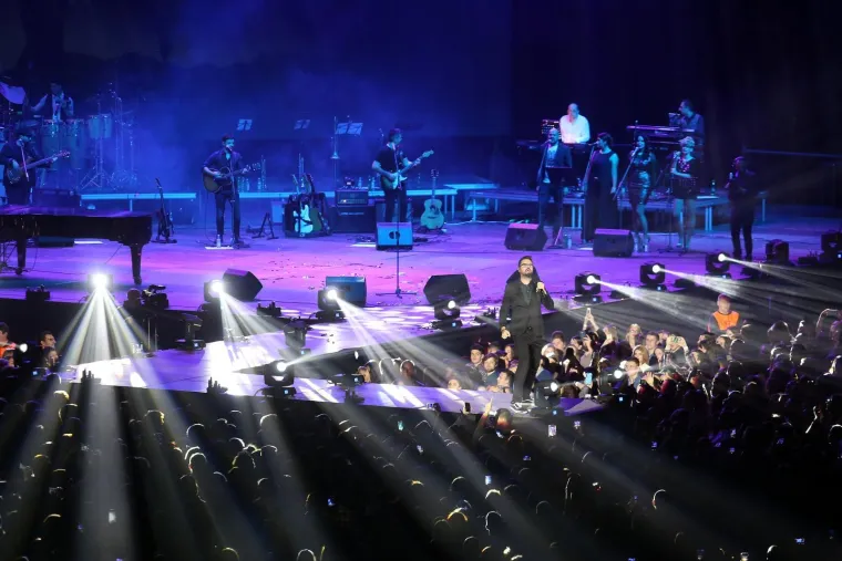 GRA&Scaron;O SPEKTAKLOM PROSLAVIO 20 GODINA KARIJERE: Preko 18.000 ljudi punim glasom pjevalo svaku pjesmu