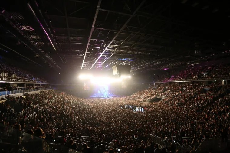 GRA&Scaron;O SPEKTAKLOM PROSLAVIO 20 GODINA KARIJERE: Preko 18.000 ljudi punim glasom pjevalo svaku pjesmu