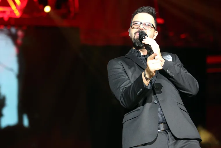 GRA&Scaron;O SPEKTAKLOM PROSLAVIO 20 GODINA KARIJERE: Preko 18.000 ljudi punim glasom pjevalo svaku pjesmu