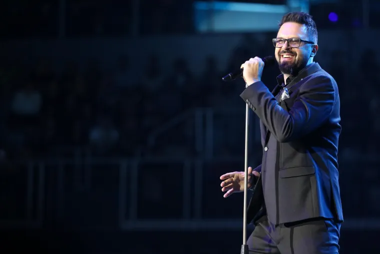 GRA&Scaron;O SPEKTAKLOM PROSLAVIO 20 GODINA KARIJERE: Preko 18.000 ljudi punim glasom pjevalo svaku pjesmu