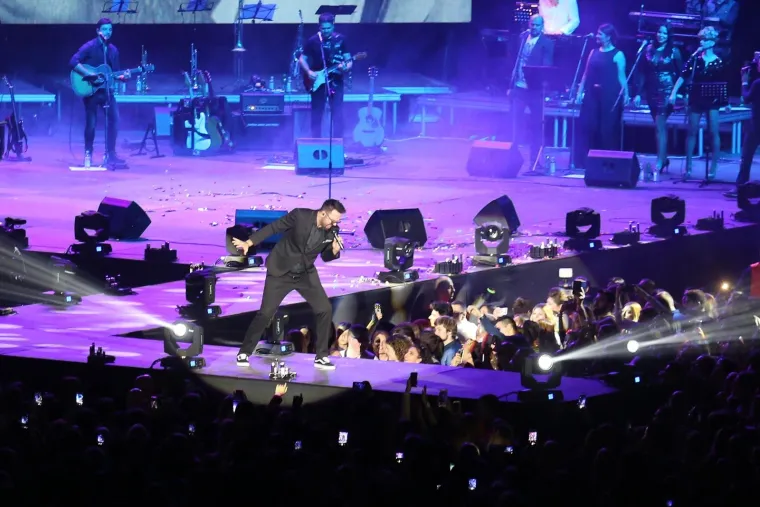 GRA&Scaron;O SPEKTAKLOM PROSLAVIO 20 GODINA KARIJERE: Preko 18.000 ljudi punim glasom pjevalo svaku pjesmu