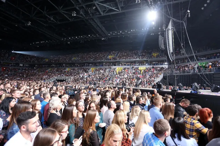 GRA&Scaron;O SPEKTAKLOM PROSLAVIO 20 GODINA KARIJERE: Preko 18.000 ljudi punim glasom pjevalo svaku pjesmu