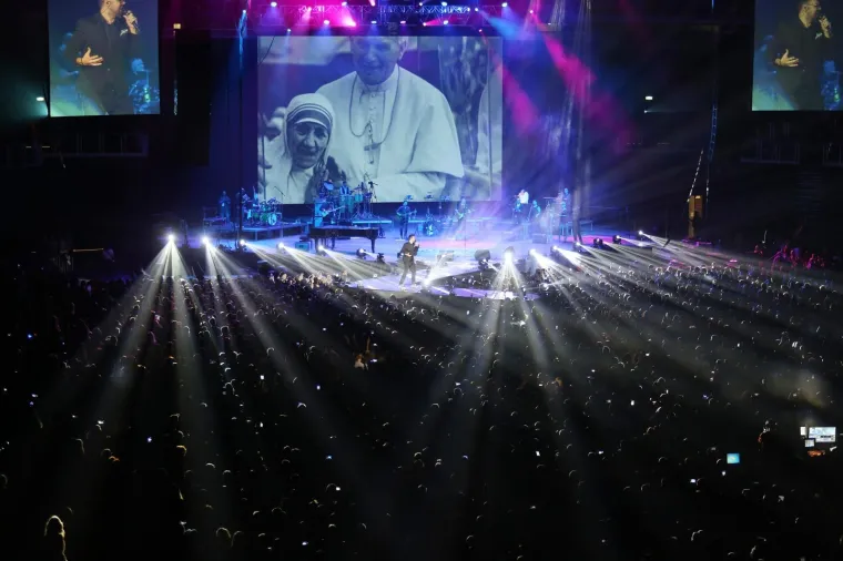 GRA&Scaron;O SPEKTAKLOM PROSLAVIO 20 GODINA KARIJERE: Preko 18.000 ljudi punim glasom pjevalo svaku pjesmu