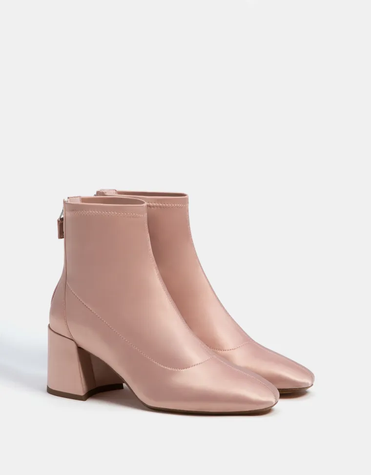 Satenske čizmice s petom, Bershka, 249,90 kuna