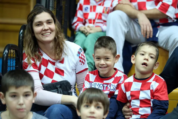 NAVIJAČI ISPUNILI TRIBINE CIBONE: Hrvatska ugostila Italiju u kvalifikacijama za SP