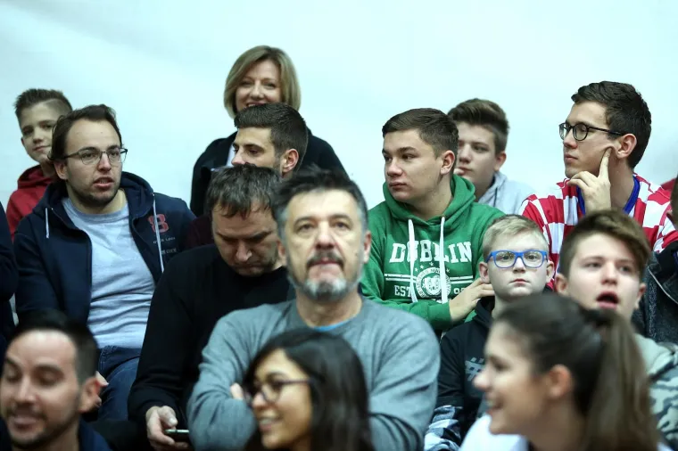 NAVIJAČI ISPUNILI TRIBINE CIBONE: Hrvatska ugostila Italiju u kvalifikacijama za SP