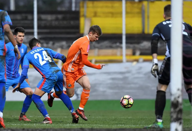 GRADSKI OBRAČUN U KRANJČEVIĆEVOJ: Dinamo protiv Rude&scaron;a u lovu na +14