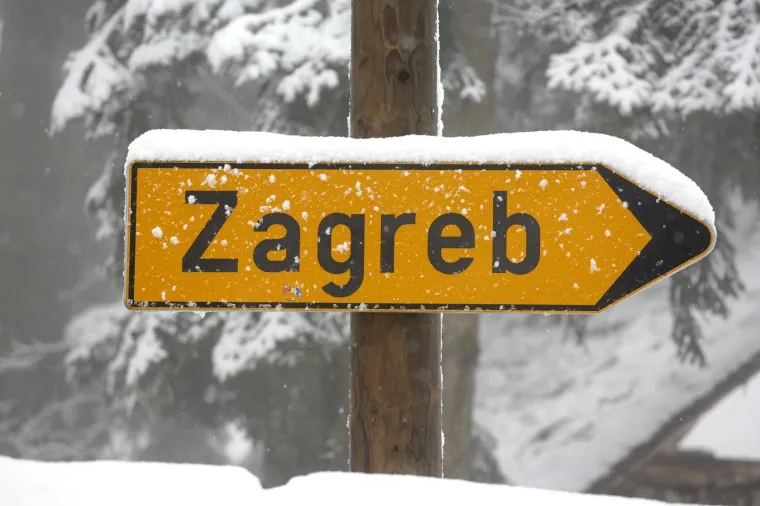 POGLEDAJTE KAKO IZGLEDA SLJEME POD DEBELIM SNJEŽNIM POKRIVAČEM: Jutros je izmjereno 18 cm