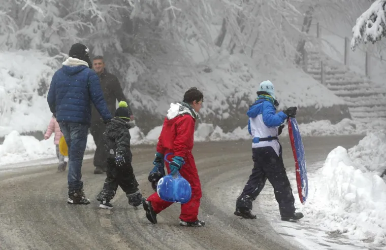 POGLEDAJTE KAKO IZGLEDA SLJEME POD DEBELIM SNJEŽNIM POKRIVAČEM: Jutros je izmjereno 18 cm