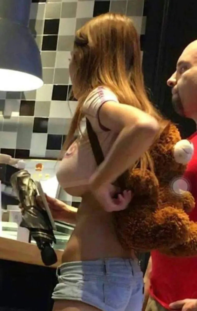 ČEKAJ, ONE TAKVE IDU VAN?! U jako, jako, seksi izdanju uhvaćene na poslu, ulici, autu...