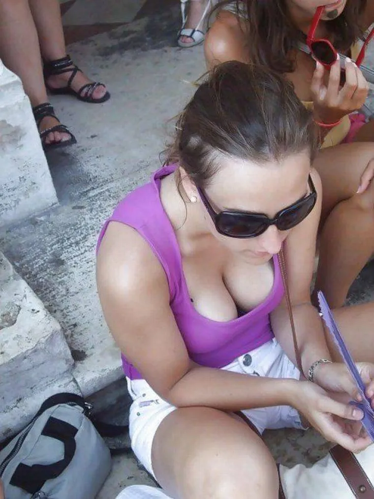 ČEKAJ, ONE TAKVE IDU VAN?! U jako, jako, seksi izdanju uhvaćene na poslu, ulici, autu...