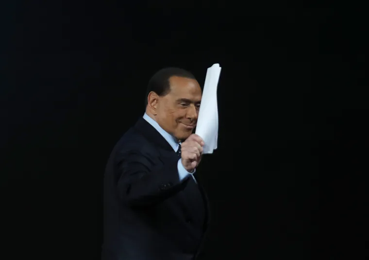 Za povratak u talijansku politiku, najdugovječniji talijanski premijer od Drugog svjetskog rata Silvio Berlusconi iznenadio je svoje birače novim izgledom