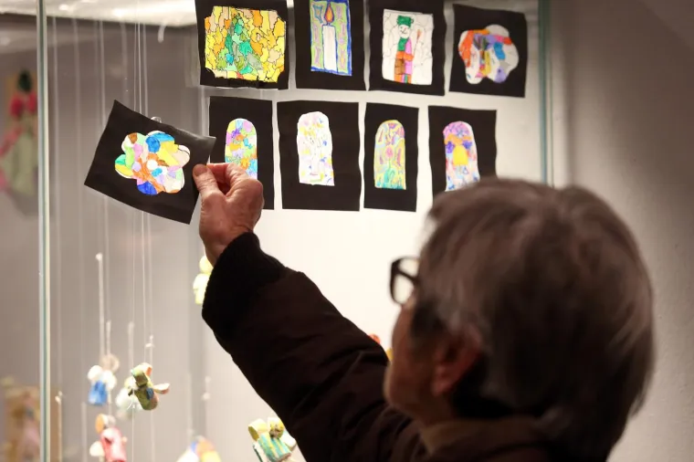 U Zagrebu otvorena izložba napu&scaron;tenih radova 'Udomi rad'