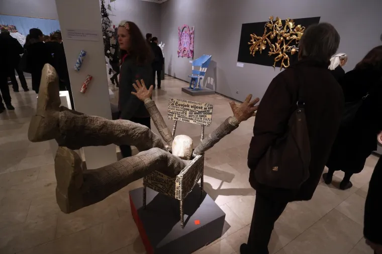 U Zagrebu otvorena izložba napu&scaron;tenih radova 'Udomi rad'