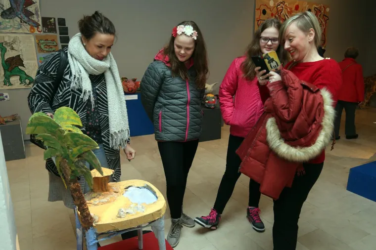 U Zagrebu otvorena izložba napu&scaron;tenih radova 'Udomi rad'