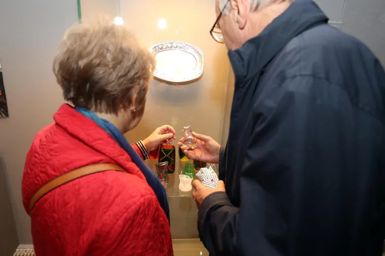 U Zagrebu otvorena izložba napu&scaron;tenih radova 'Udomi rad'