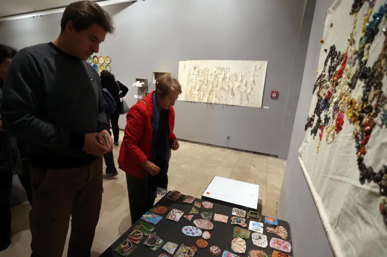 U Zagrebu otvorena izložba napu&scaron;tenih radova 'Udomi rad'