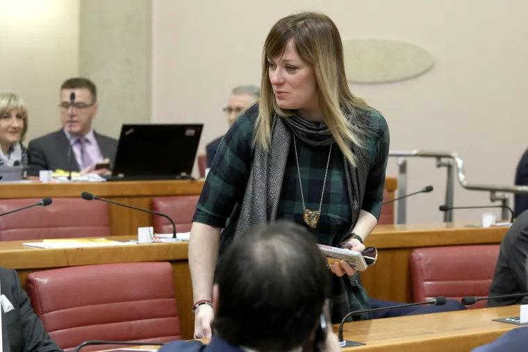 Ugledna sisačka liječnica Željka Josić ozbiljno shvaća svoju dužnost: unatoč trudnoći redovito dolazi u Sabor