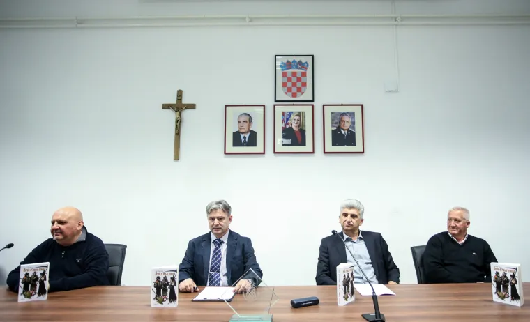 Održana promocija romana "Žetva u polju otrova" autora Ante Guge