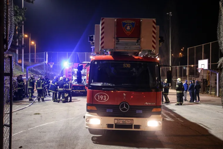 Požar na gradili&scaron;tu