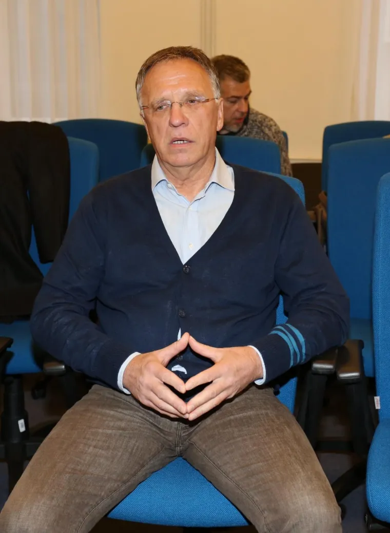 Na Županijskom sudu izrečena je presuda Momčilu vujačiću i drugima optuženima za krijumčarenje droge. Vujačić je nepravomoćno osuđen na 11 godina zatvora, a preostala trojica optuženih osuđena su na tri odnosno tri i pol godine zatvora.