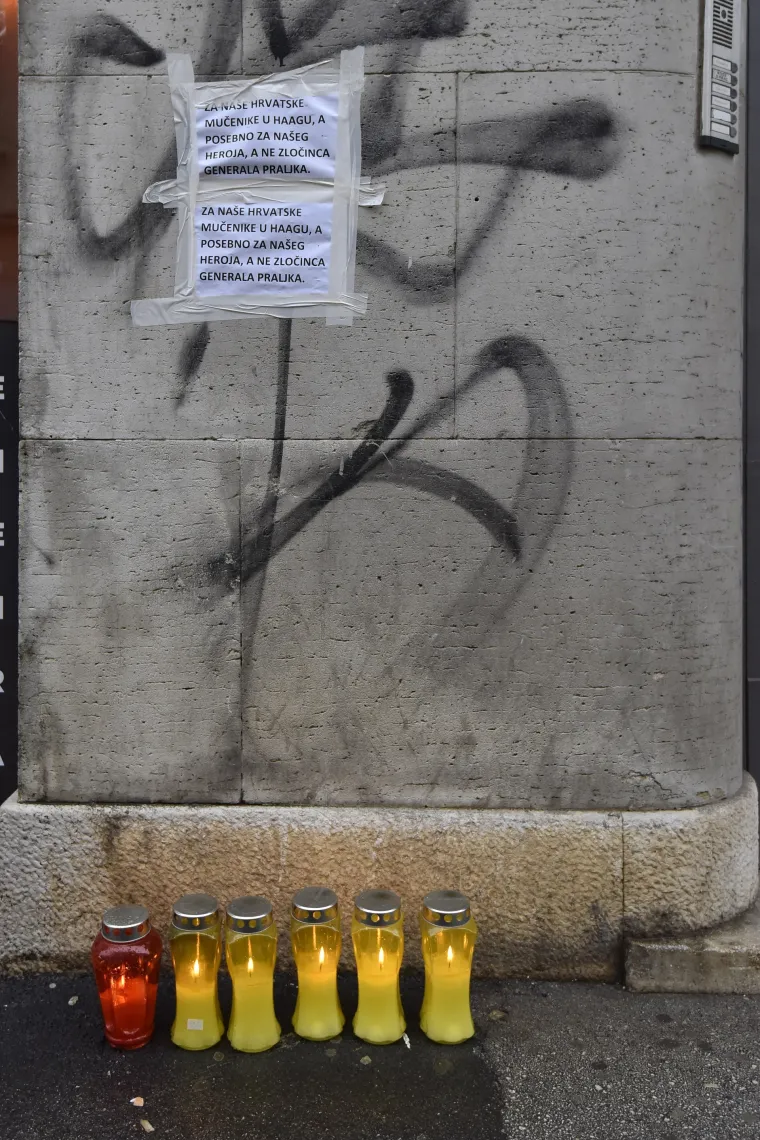 U Puli zapaljene svijeće za Slobodana Praljka i ha&scaron;ke optuženike