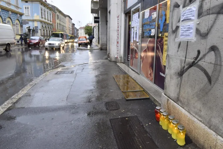 U RIJECI I PULI ZAPALJENE SVIJEĆE ZA HAŠKE OPTUŽENIKE: 'Za hrvatske mučenike, a posebno za heroja, a ne zločinca Praljka'