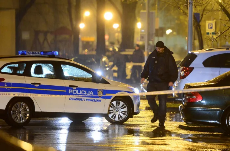 Policija je javila i kako je ne&scaron;to kasnije, oko 20:40, u ulici Baruna Filipovića pronađeno mrtvo tijelo mu&scaron;karca.