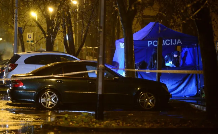 Pronađeno je tijelo ženske osobe, najvjerojatnije ubijene vatrenim oružjem.