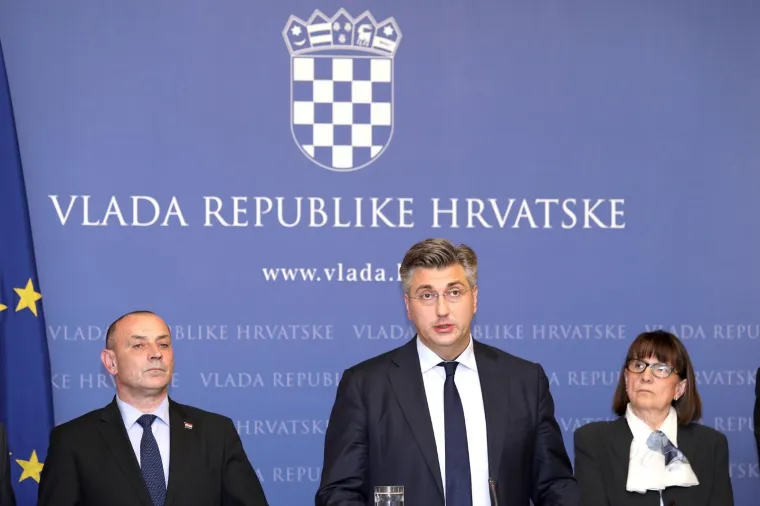 PREMIJER PLENKOVIĆ VIDNO POTRESEN ZBOG PRALJKOVOG SAMOUBOJSTVA: Izrazio žaljenje i nezadovoljstvo presudom