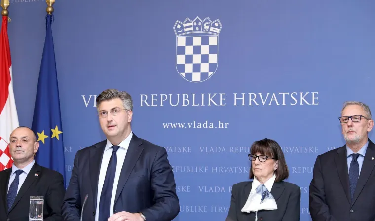 PREMIJER PLENKOVIĆ VIDNO POTRESEN ZBOG PRALJKOVOG SAMOUBOJSTVA: Izrazio žaljenje i nezadovoljstvo presudom
