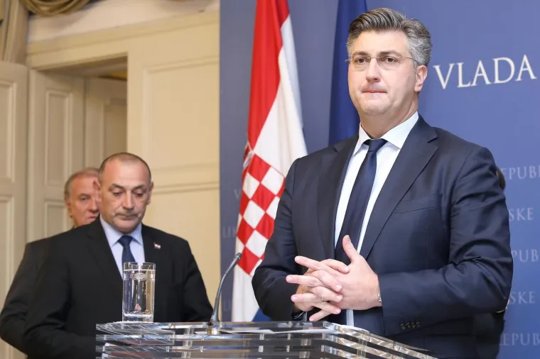 PREMIJER PLENKOVIĆ VIDNO POTRESEN ZBOG PRALJKOVOG SAMOUBOJSTVA: Izrazio žaljenje i nezadovoljstvo presudom
