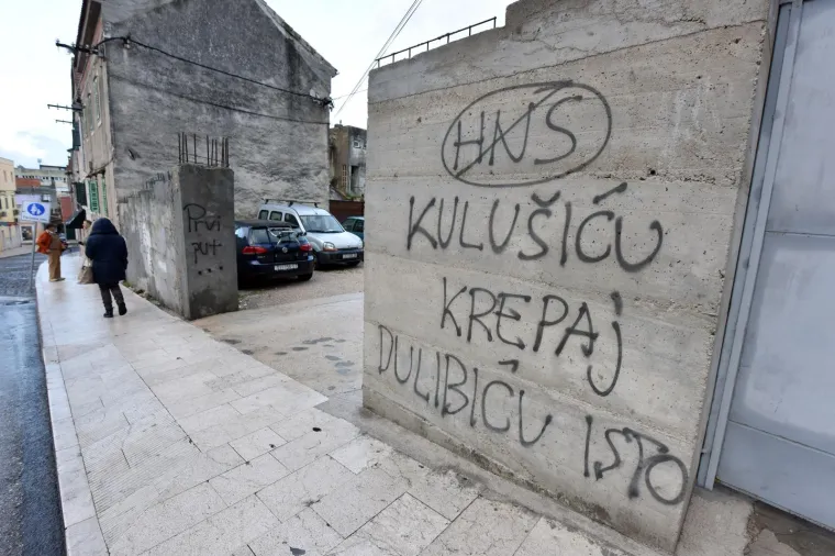 Grad je osvanuo prepun grafita protiv Hrvatskog nogometnoga saveza